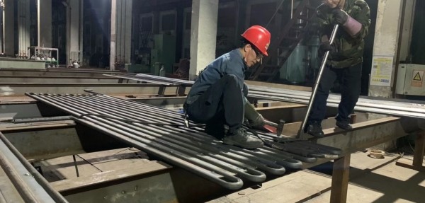 φ60.3×7.5\SA-210C 水冷壁帶鰭片內(nèi)螺紋管，帶鰭片。2）附質(zhì)量證明書，3）品牌：武鍋、東鍋、哈鍋選其一