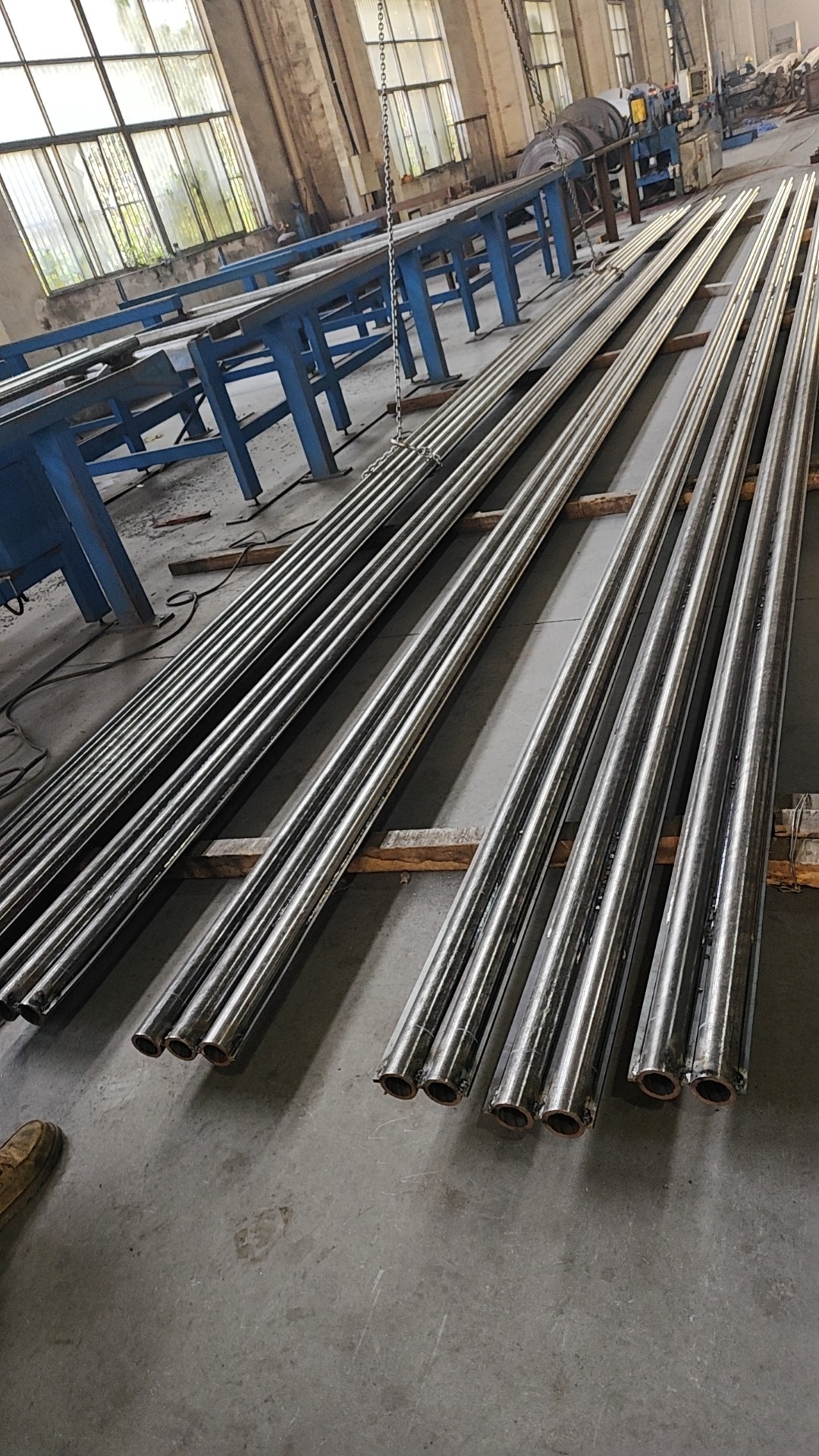 管排長度為6米，每件管排由10根管子組成，管子中心距為54mm，鰭片厚度為6.4mm